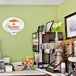 Super 8 By Wyndham Nashville West 