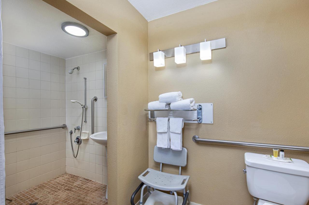Super 8 By Wyndham West Nashville
