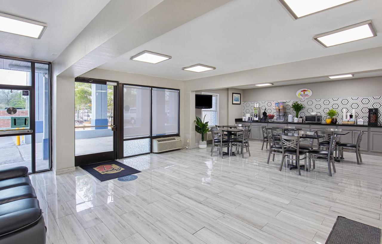 Super 8 By Wyndham West Hotel Nashville