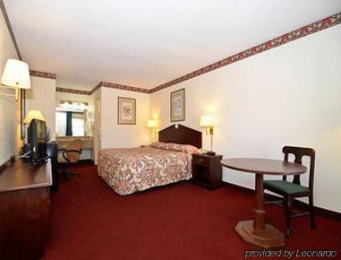 Super 8 By Wyndham West 2*