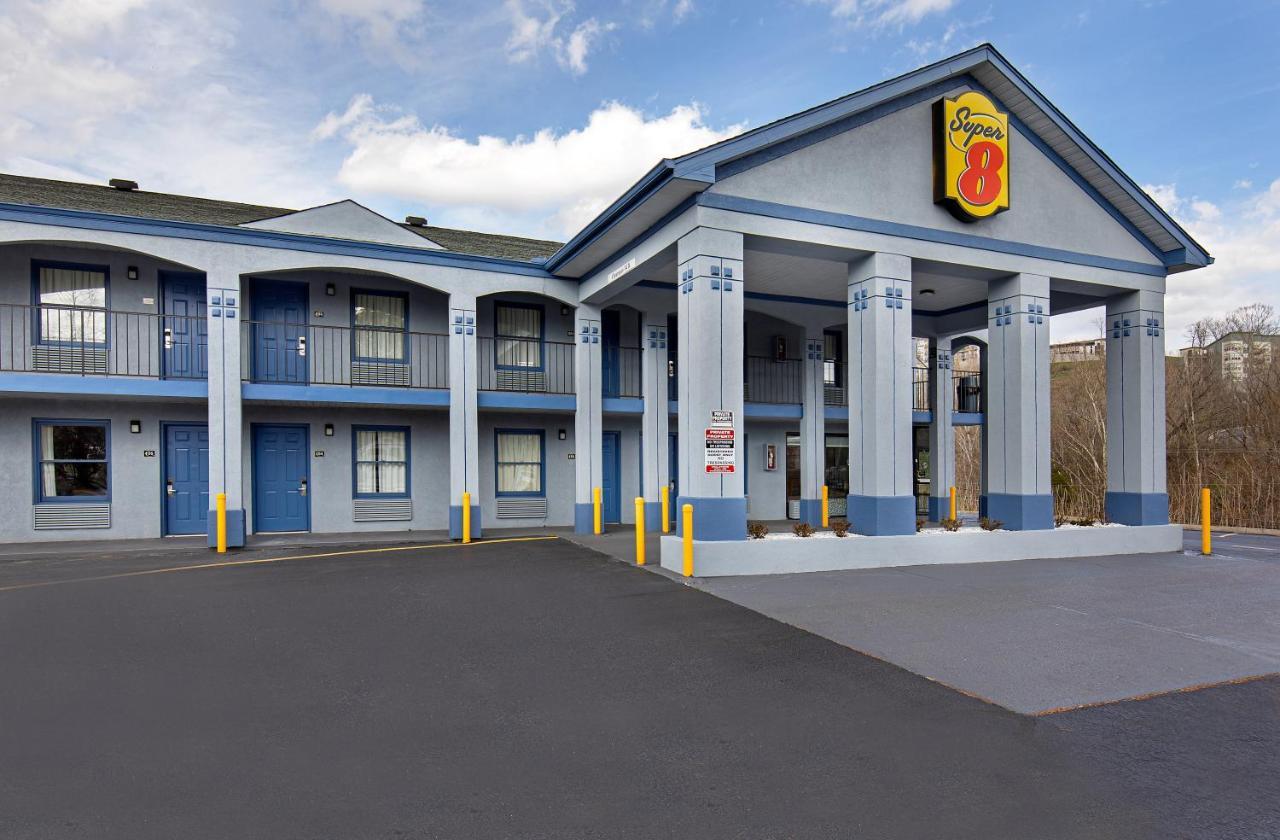 Super 8 By Wyndham West Hotel 2*